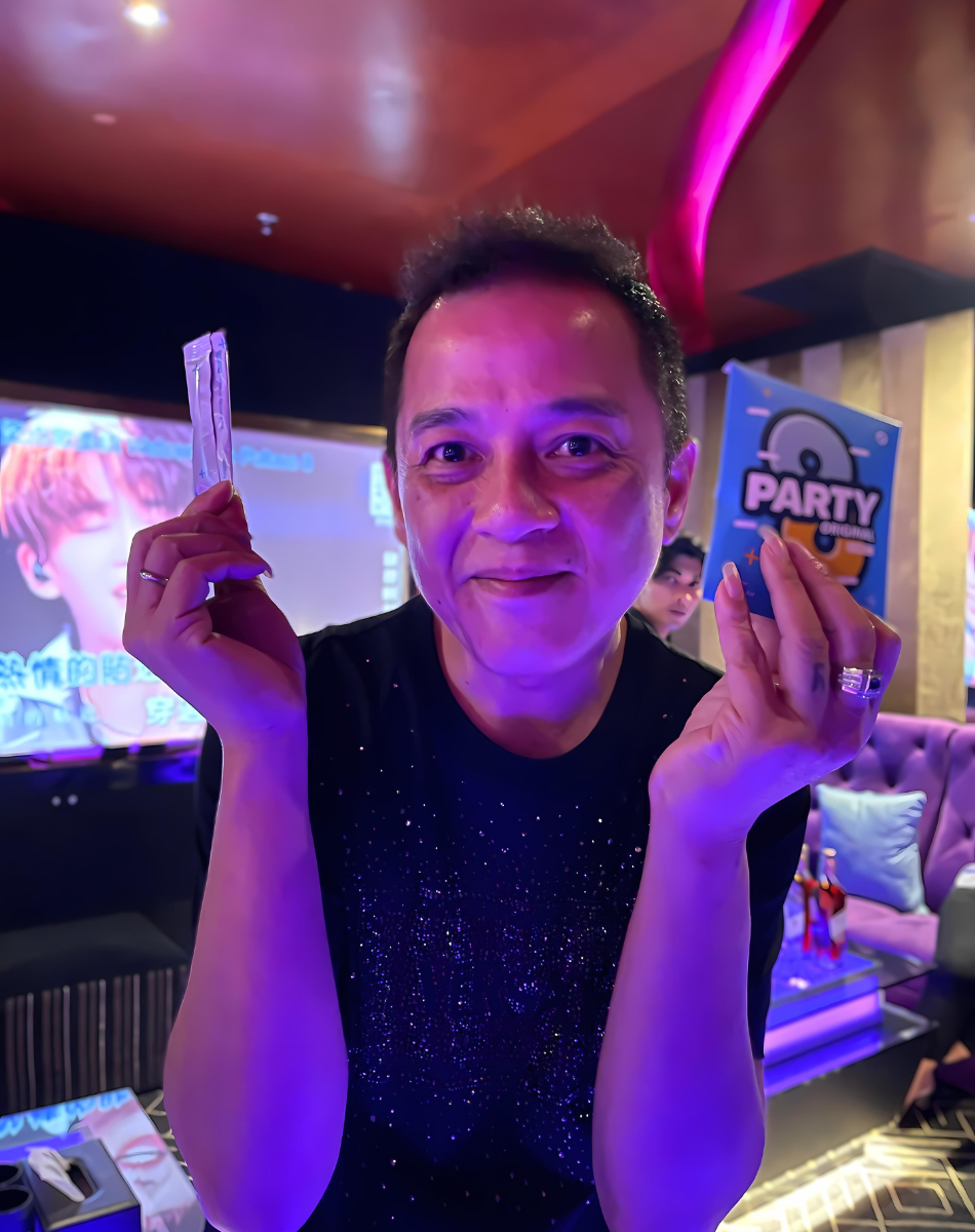 Party8 Chosen by business men